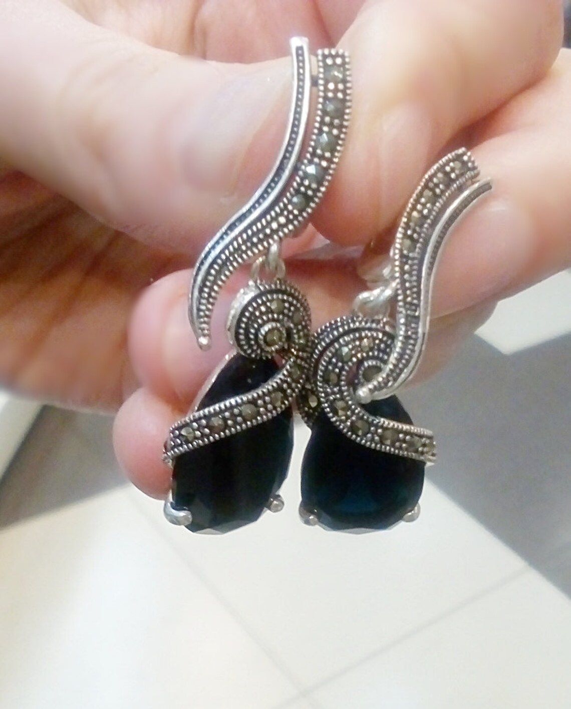 Elegant Black Necklace with Black Stone Earrings - Rent