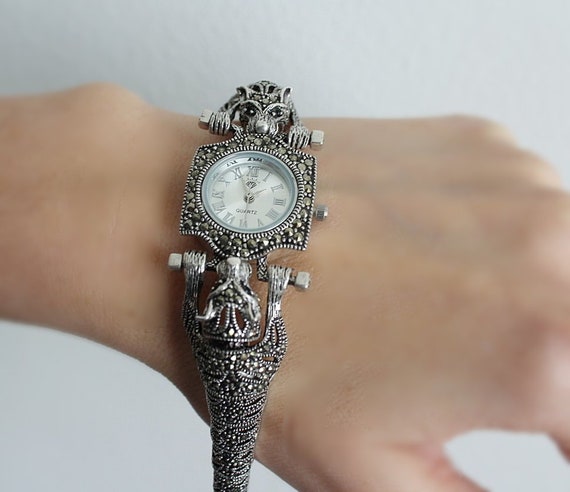 Amazon.com: Vintage Quartz Fashion Wrist Watch for Ladies Women Wrap Watches  Bracelet Weave Women's Mens Simple (Black, One Size) : Clothing, Shoes &  Jewelry