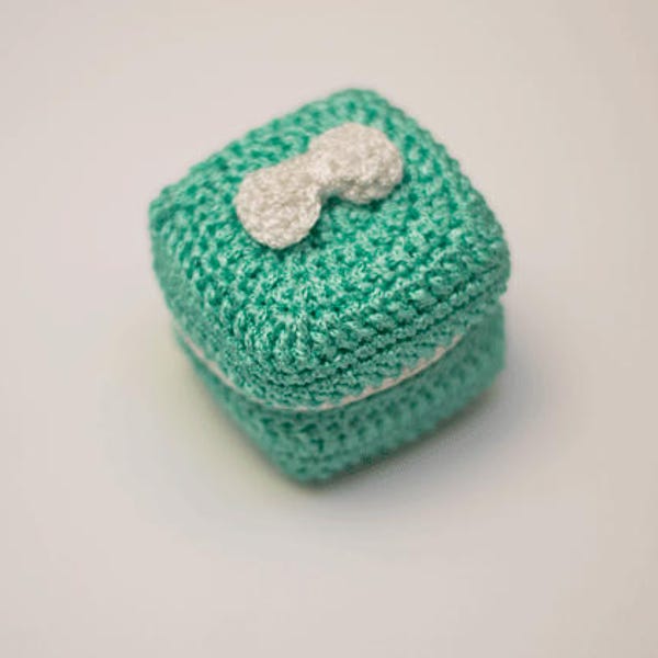 PDF Crochet Pattern for Ring Box, jewelry container, fund, box, case, bin, crate, small item