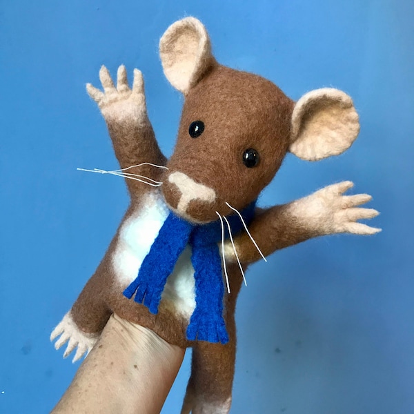 Braune Maus, handgefertigte Handpuppe aus Wollfilz/Holzmaus