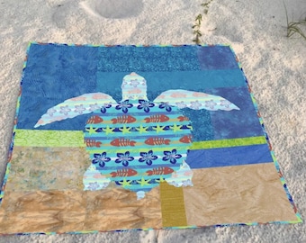 Wzór na kołdrę z aplikacją „Żółw morski”: Scrappy Ocean Design (36x36 cali)