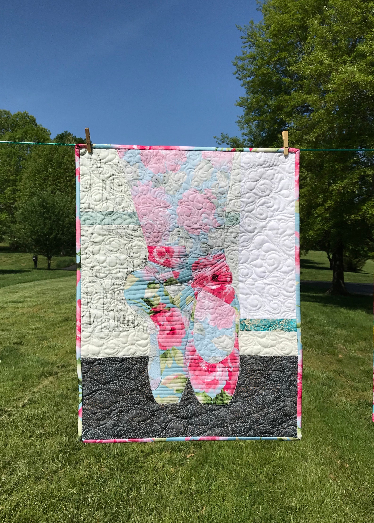 quilt patterns/ballet shoes pattern/quilted wall hanging/pointe shoes/ballerina quilts/fusible applique/art quilts/use both side quilt patterns/ballet shoes pattern/quilted wall hanging/pointe shoes/ballerina quilts/fusible applique/art quilts/use both side