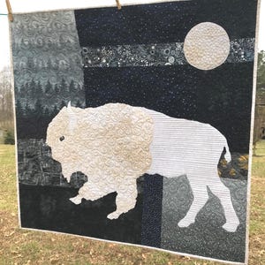 Buffalo Moon Quilt Pattern, Wildlife Applique, Rustic Lodge Decor (36"x36")