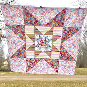 Colcha Nestled-Star - Estampa VariLovable Star, feita com apenas três tecidos.