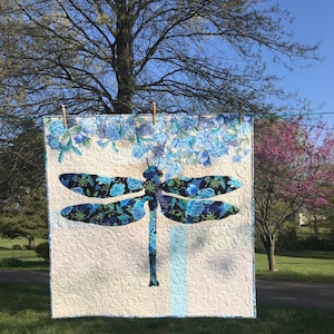 Lilly Dragonfly Quilt Pattern - Make this easy fusible applique dragonfly with both beautiful sides of one floral focus fabric!