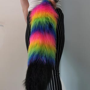 Regenbogen Fuchs Kostüm 64cm Schwanz