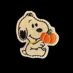 Dog w/pumpkin Feltie
