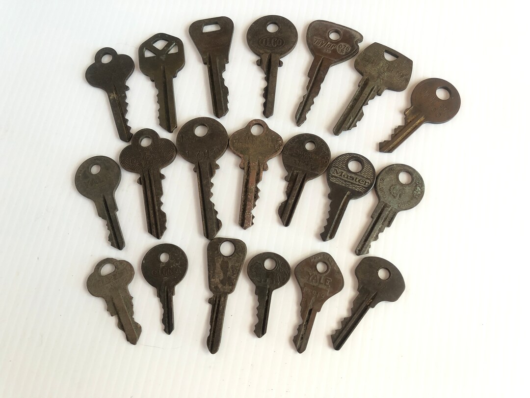 Vintage Lot of 20 Keys Various Brass and Metal Used Keys Etsy