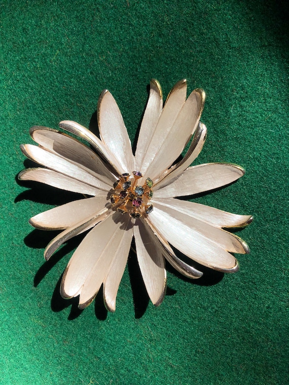 Vintage Park Lane White Enamel Flower Brooch With 