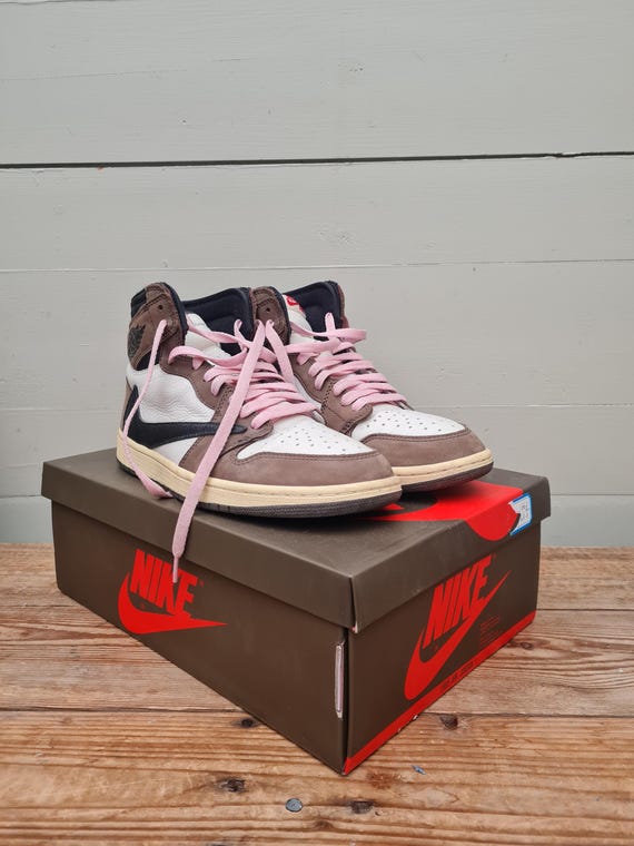Travis Nike High-Top Sneakers in White, Brown & Pink Jordan x Travis Scott 1 Retro High OG SP  main image 4