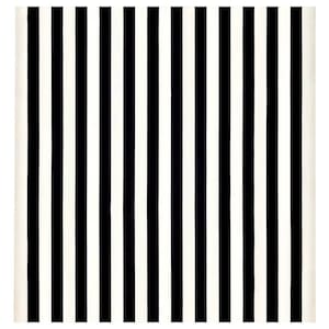Puede incluir: Un patrón de rayas en blanco y negro. El diseño presenta rayas verticales de igual ancho, alternando entre negro y blanco. El patrón es un diseño simple y audaz, adecuado para diversas aplicaciones.