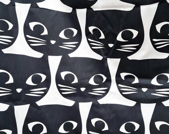 IKEA MATTRAM カーテン 猫 IKEA MATTRAM ハトメ カーテン 猫 - メルカリ
