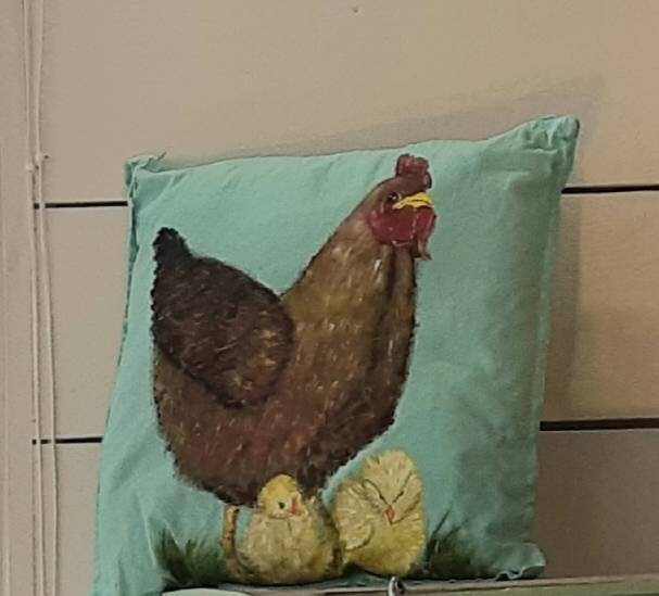 Coussin et Sa Poule Ses Poussins