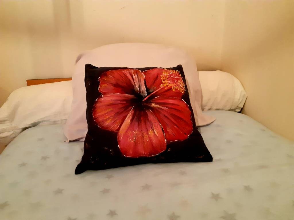 Coussin à La Fleur Rouge