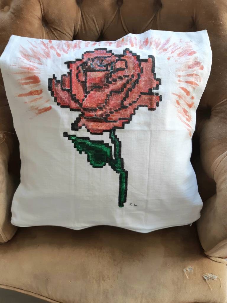 Coussin Pixel à La Rose Rouge