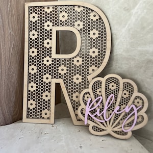 Decoración de letras de habitación SOLAMENTE / margarita de ratán moderna / decoración de niña margarita