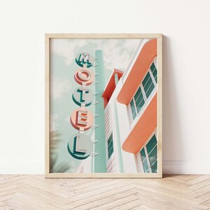 Retro reseaffisch, retro motelltryck, resefotokonst, fotokollagekonst, surrealismkonst, retro väggkonst, digitaltryck, utskrivbar konst bild 1