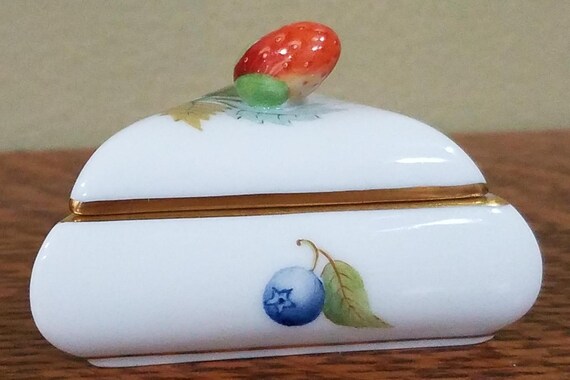 Herend Guild 2001 triangular hand-painted porcela… - image 4