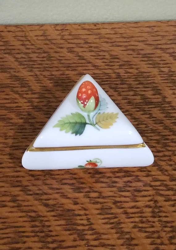 Herend Guild 2001 triangular hand-painted porcela… - image 1