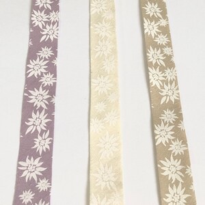 Folded bias binding Flower theme pattern with Edelweiss print in 2 cm, sold by the meter