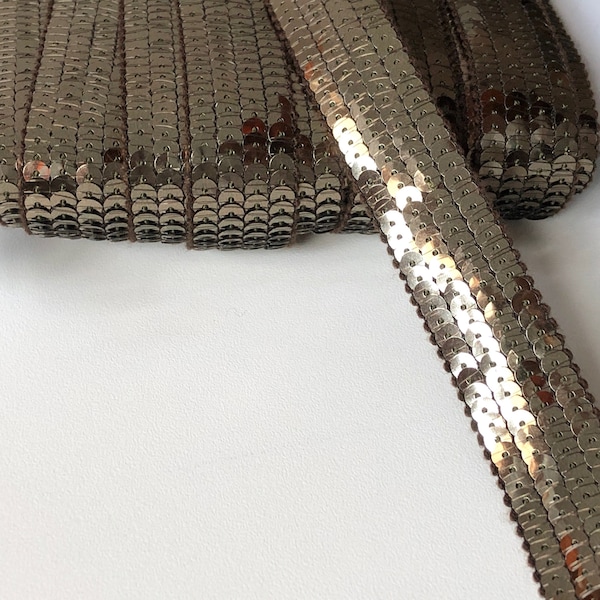VÉGÉTAL brown round sequin braid on 4 rows, 2 cm wide, sold in multiples of 20cm