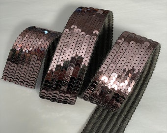 Trim with 6 rows of GRAY Albatros sequins for creating shopping bags, sold cut in multiples of 20cm