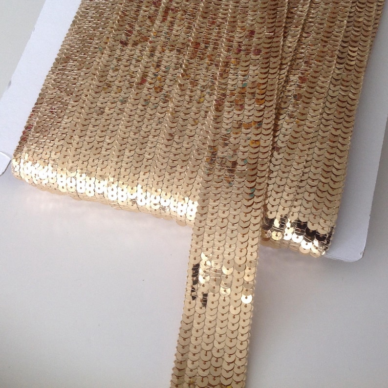 Round sequin braid with GOLD GOLD round sequins on 6 rows, sold to cut in multiples of 20cm image 1