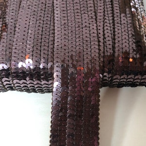 QUETSCHE metallic purple round sequin braid on 6 rows of 3cm wide, sold cut in multiples of 20cm