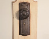 VINTAGE DOOR KNOB And Hook, Upcycled Towel Or Apron Holder, Antiqued Bronze Vintage Door knob