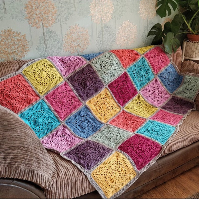 Garden Lace Square granny square pattern and full photo | Etsy