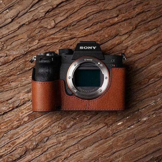 LUOKANG Camera Accessories 1/4 inch Thread PU Leather Camera Half Case Base for Sony ILCE-A9 Black Color : Brown A7RIII A9 LUOKANG Camera Accessories 1/4 inch Thread PU Leather Camera Half Case Base for Sony ILCE-A9 Black Color : Brown A7RIII A9