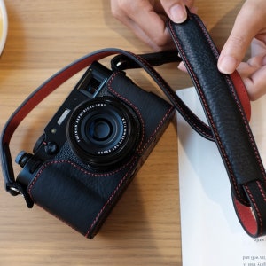 Fujifilm fuji X100V X100F X100VI Handmade Half Case Cowhide leather insert Camera bag BOX Protector HandGrip Holster SD Battery access Black - Red Thread