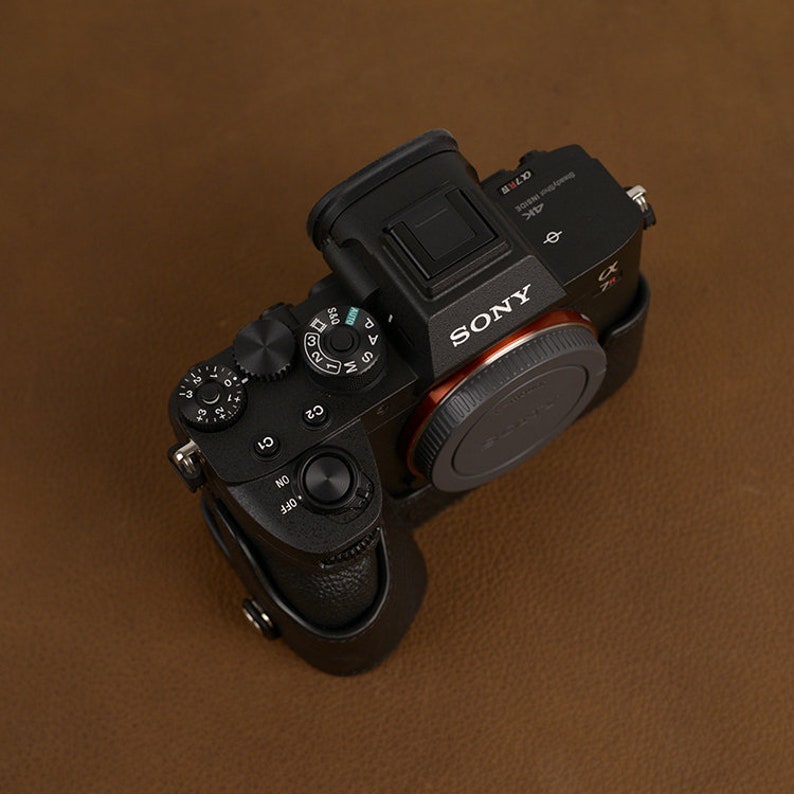 Sony A7S3 A7SIII A7Siii A7SM3Handmade Genuine Leather hand crafted stitch Camera Half cases insert bag Protector Tripod mount battery access