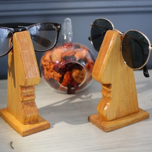 Présentoir en bois Support Lunettes, Organisateur de lunettes de soleil et  d'Optique [Présentoir Lunettes], Présentoir en bois Boutique Porte Lunettes,  Organisateurs de lunettes pour boutique : : Cuisine et Maison