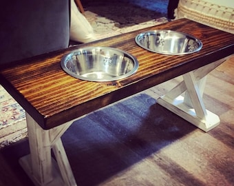 Farmhouse dog bowl holder