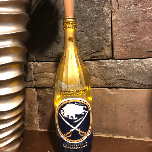 Handgemaakte upcycled Buffalo Sabres NHL verlichte drank fles bar Decor