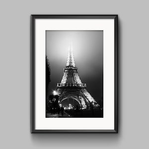 Eiffel Tower Paris Black & White Digital Print - Travel Photography - Modern - Home Décor - Wall Printable Art - INSTANT DOWNLOAD