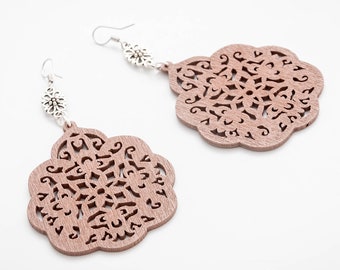 Boucles d'oreilles en bois brun, boucles d'oreilles modernes en bois, boucles d'oreilles en bois faites à la main, boucles d'oreilles Boho, cadeau du 5e anniversaire, cadeau de demoiselle d'honneur