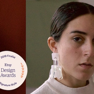 Boucles d&#39;oreilles pendantes en plexiglas • BO Couleur blanc • transparent • tige en argent 925 • Bijoux créateur •