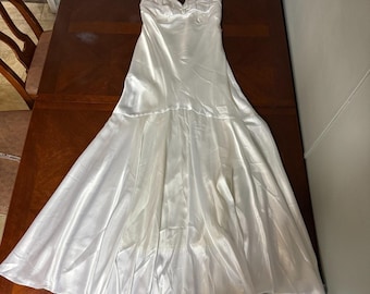 Vintage Y2K Torrid White Satin Formal Gown Rhinestone Slip Prom  Bridal 16