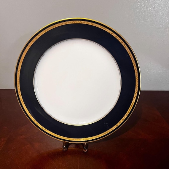 Hutschenreuther 1814 Germany Monarch Blue & Gold Rim Dinner Plate 10.5