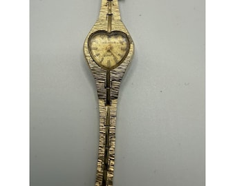 Vtg Helbros Women Gold Tone Heart Shape Quartz Watch