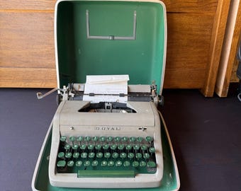 Vintage 1950s Royal Quiet De Luxe Portable Typewriter Green w/ Case