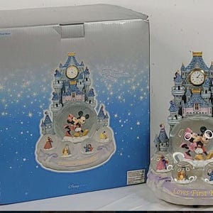 Disney &quot;Loves First Kiss&quot; Musical Snow Globe Castle Figurine Disney fan gift  Disney collector Lilo  Stitch, Lady The Tramp minnie mickey