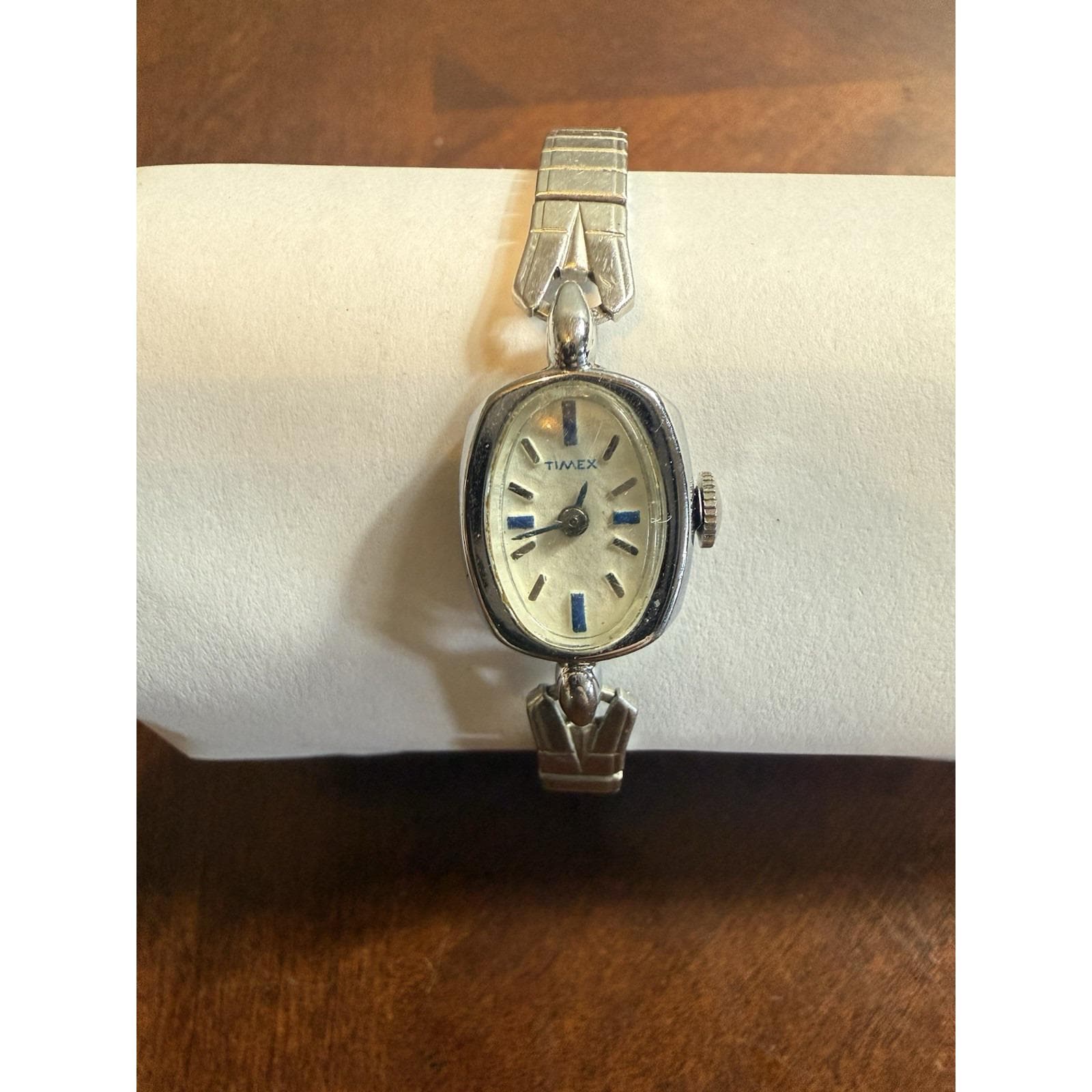 1960s Mod Watch - Etsy display picture 3