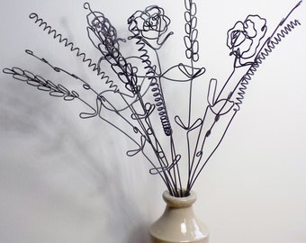 Everlasting flowers - Wire flowers (roses, lavenders, grasses), bouquet of wire flowers, iron wire, 12 stems, 3 of each type.