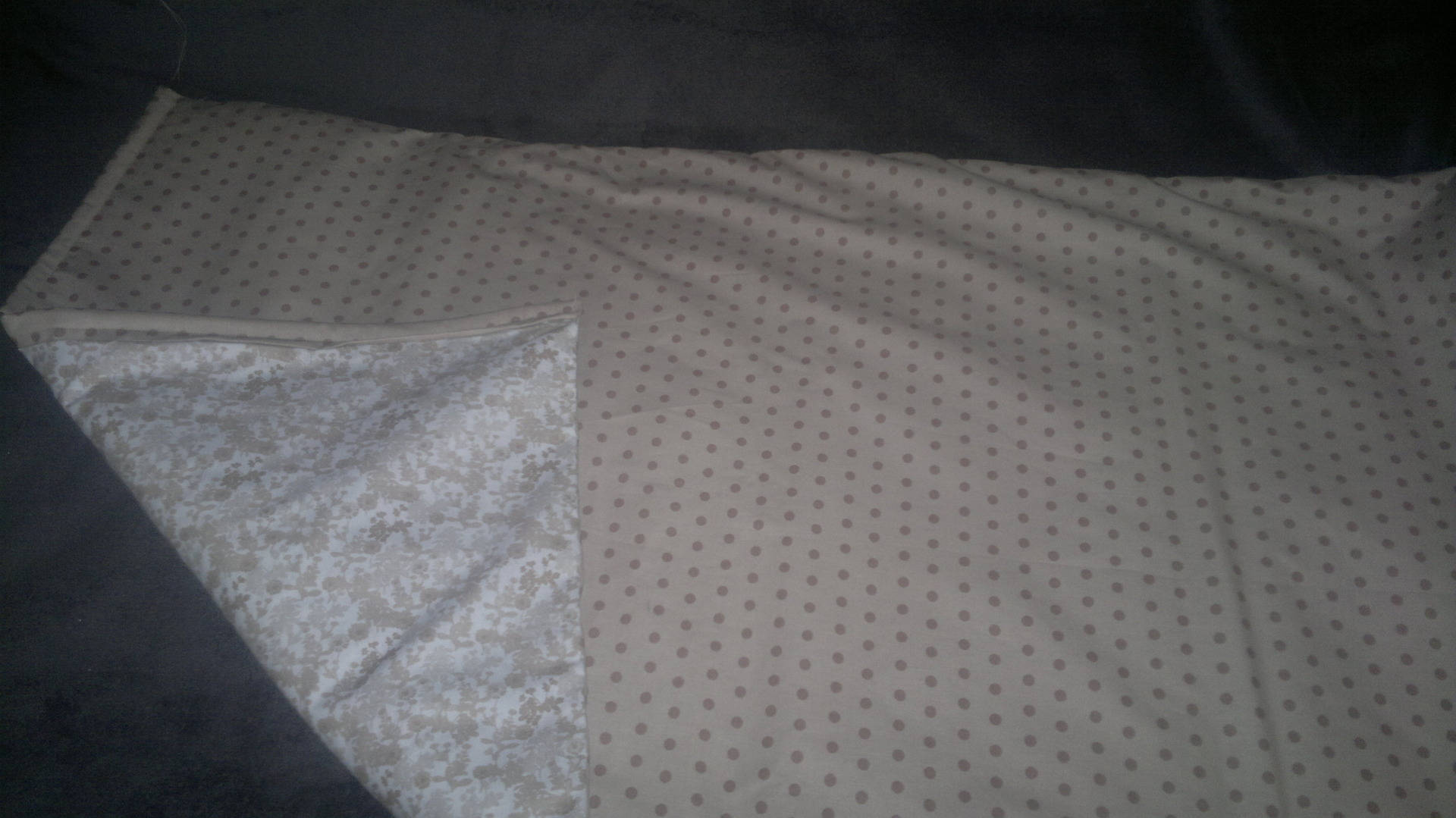 Courtepointe/Couverture Recto Pois Verso Fleurs