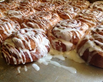 One dozen low sodium (salt free!) large Low Sodium Cinnamon Rolls.  Icing included in a package on the side.