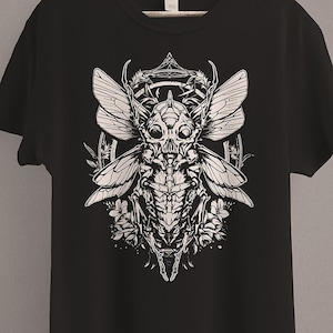 Dark Cottagecore Cicada T-Shirt | Insect Bug Shirt | Entomology | Gothic Witch Clothing | Grunge Clothes | Pastel Goth Aesthetic