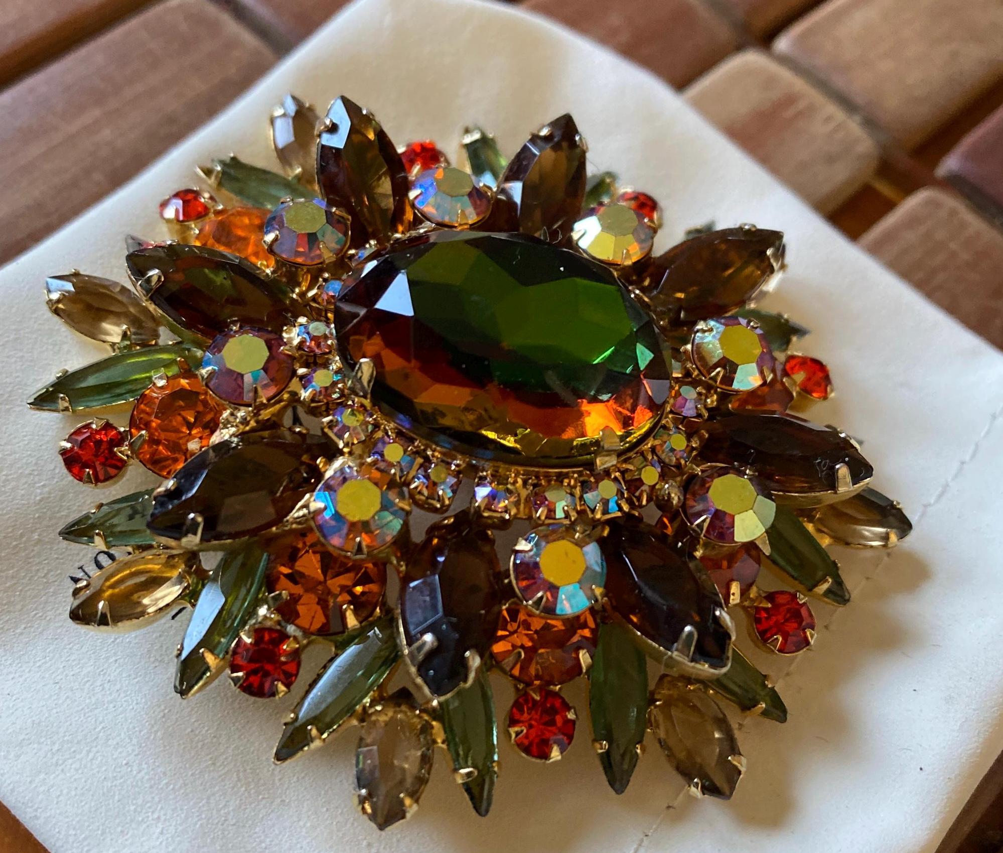 Vintage Juliana D E Watermelon Multicolor Brooch on Gold  display picture 1